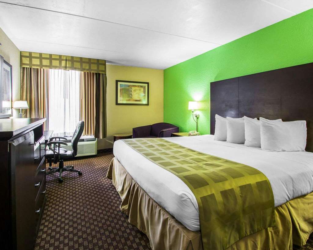 Quality Inn & Suites Tallahassee Room photo
