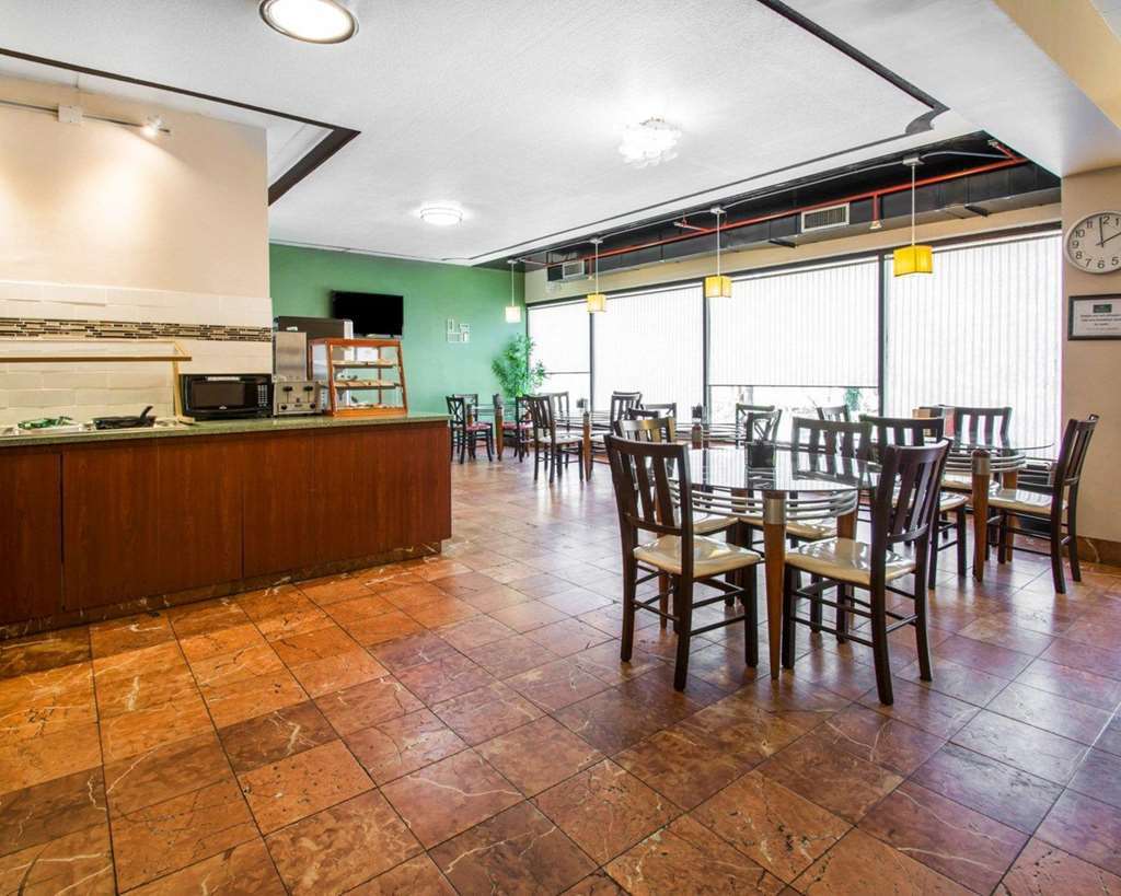 Quality Inn & Suites Tallahassee Restaurant photo